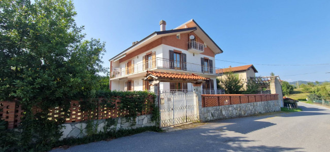 Villa / Villetta in Vendita a Cengio