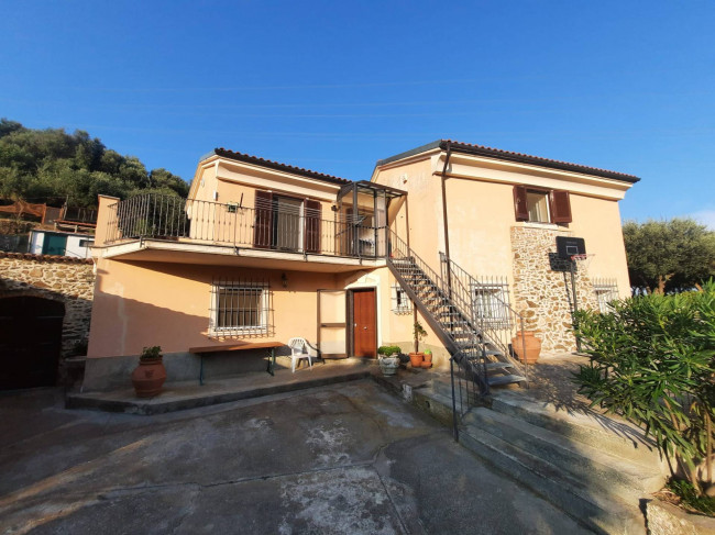 Villa / Villetta in Vendita a Savona