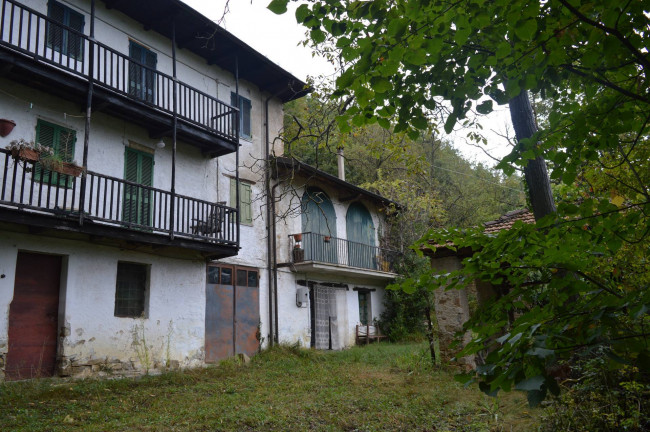 Country House (rustic) for Sale to Gorzegno