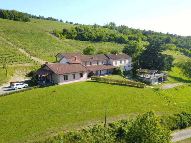 Landhaus in Kauf bis Vesime