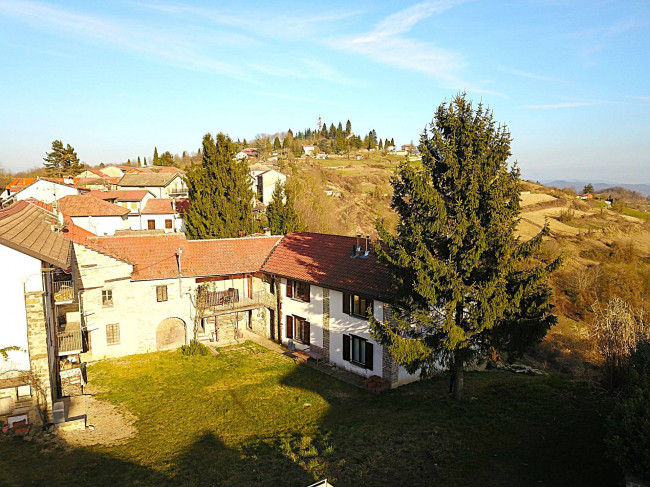 Villa / Villetta - Semindipendente in Vendita a Mombarcaro