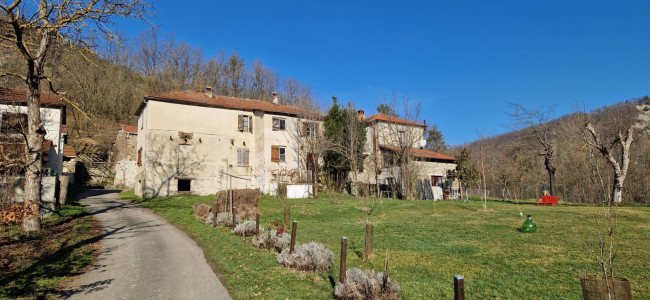 Casa Rustica in Vendita a Piana Crixia