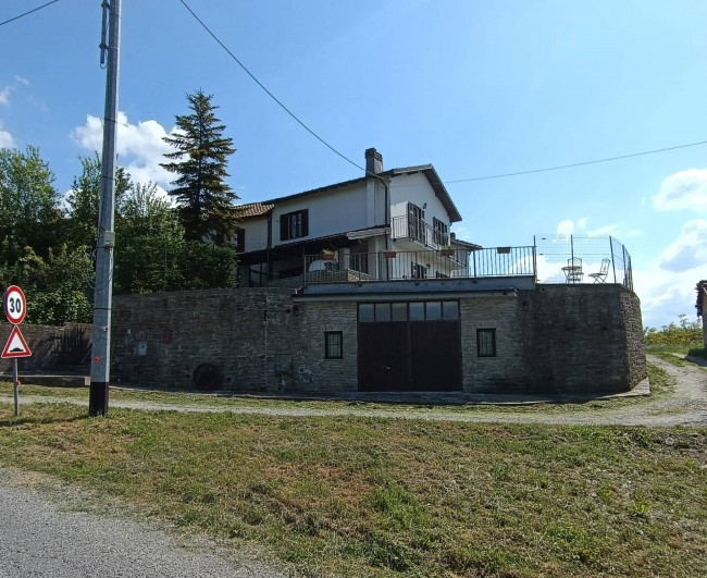 Villa / Villetta in Vendita a Piana Crixia