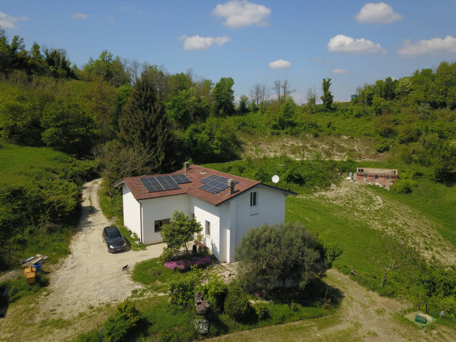 Villa / Villetta in Vendita a Cavatore