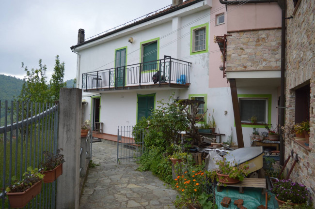 Casa - Semindipendente in Vendita a Mallare