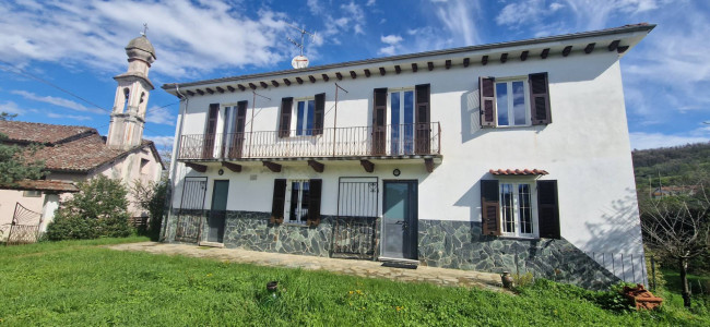 Villa / Villetta in Vendita a Dego