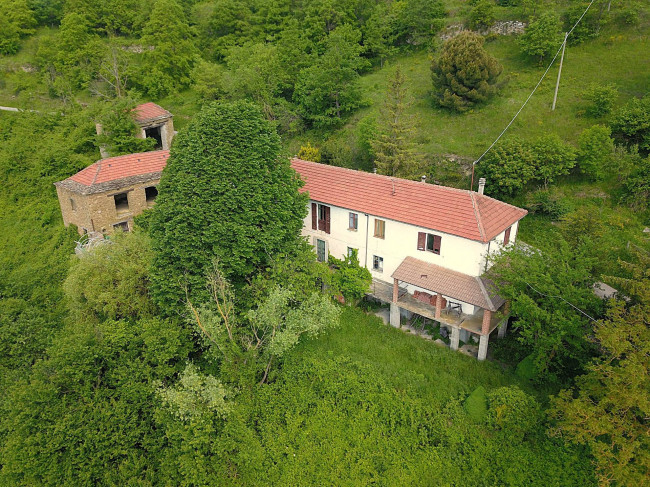 Casa Rustica in Vendita a Serole