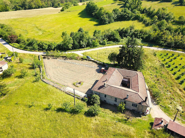 Villa Padronale in Vendita a Dego
