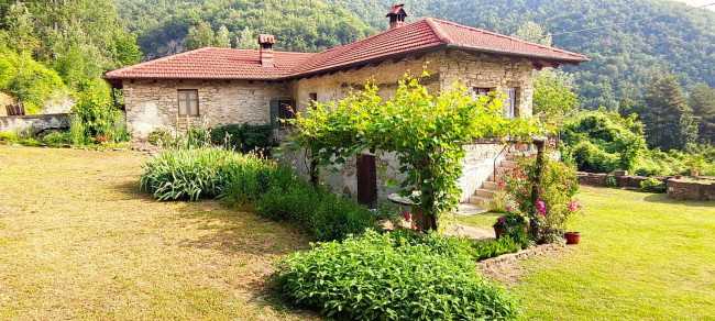 Cascinale / Podere in Vendita a Roccaverano