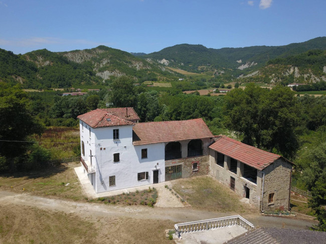 Cascinale / Podere in Vendita a Spigno Monferrato