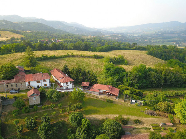 Cascinale / Podere in Vendita a Spigno Monferrato