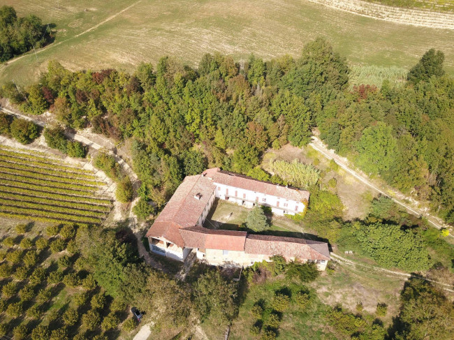 Bauernhof in Kauf bis Bubbio