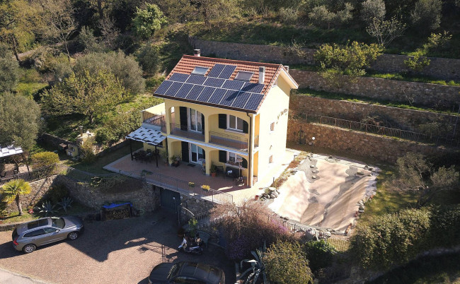 Villa / Villetta in Vendita a Savona