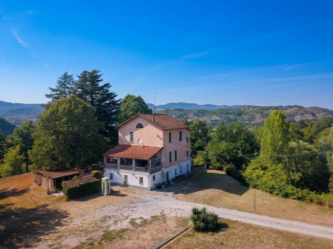 Mansion / Manor House for Sale to Piana Crixia