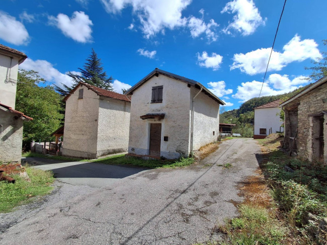 Casa in Vendita a Piana Crixia