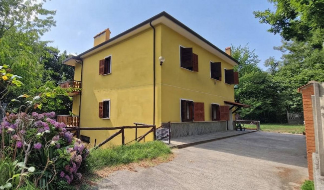 Villa Padronale in Vendita a Giusvalla