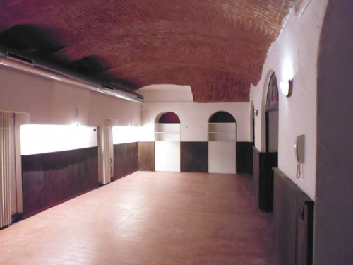 Locale commerciale in vendita