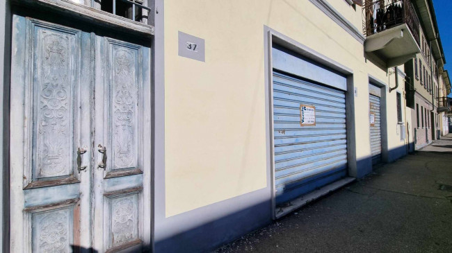 Locale commerciale in vendita