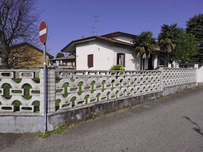 Villa in vendita a Marcallo Con Casone (MI)
