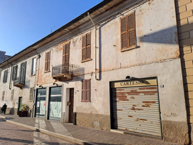 Intero Stabile in vendita