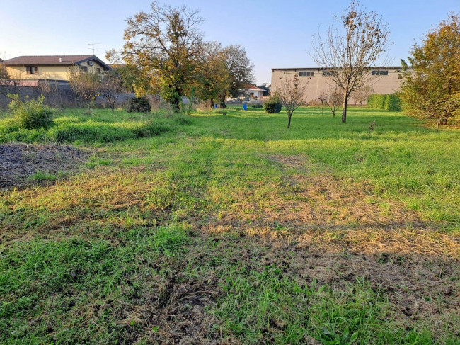 Terreno edificabile in vendita a Marcallo Con Casone (MI)