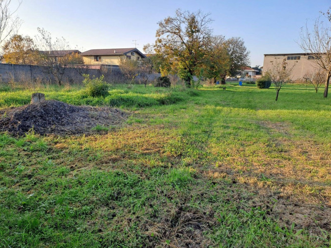 Terreno edificabile in vendita a Marcallo Con Casone (MI)