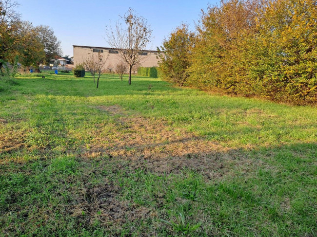 Terreno edificabile in vendita a Marcallo Con Casone (MI)