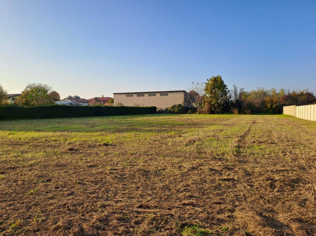 Terreno edificabile in vendita a Marcallo Con Casone (MI)