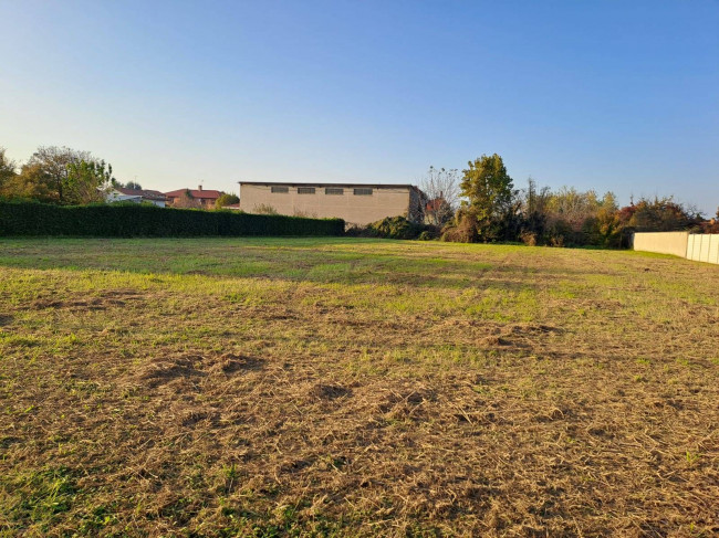 Terreno edificabile in vendita a Marcallo Con Casone (MI)