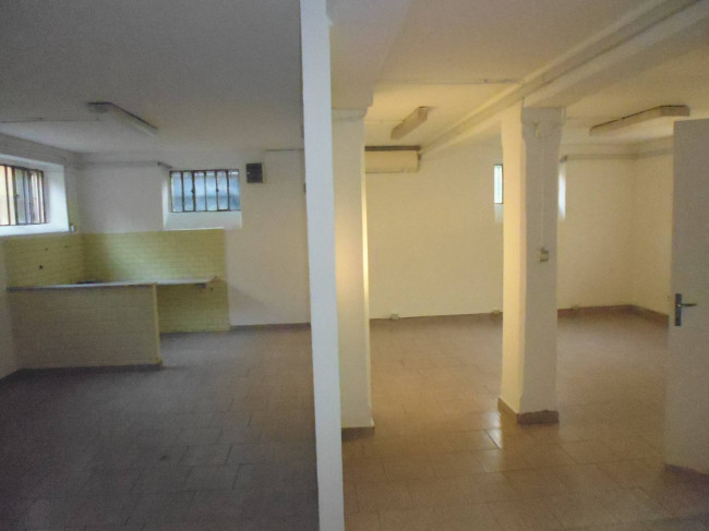 Locale commerciale in affitto