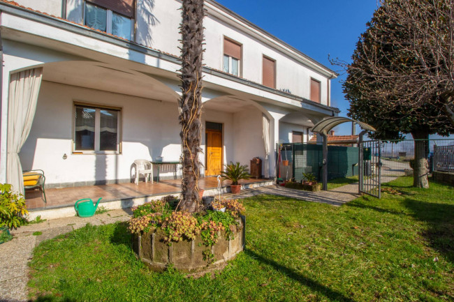 Villa bifamiliare in vendita