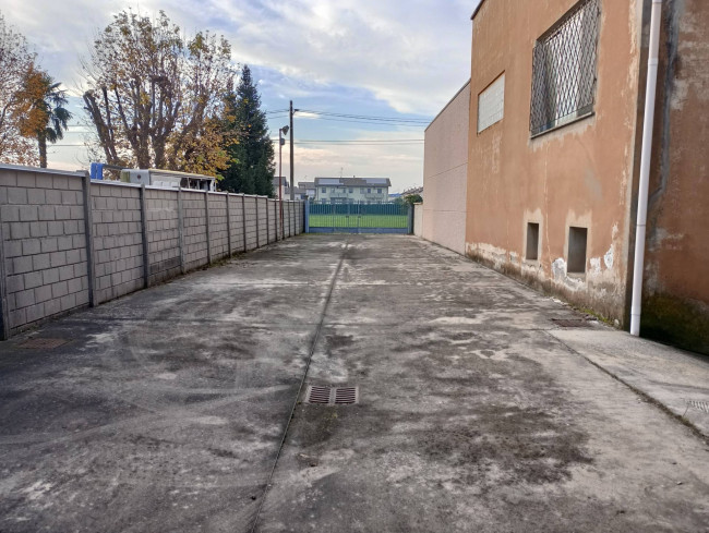 Capannone in vendita