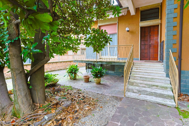 Villa bifamiliare in vendita