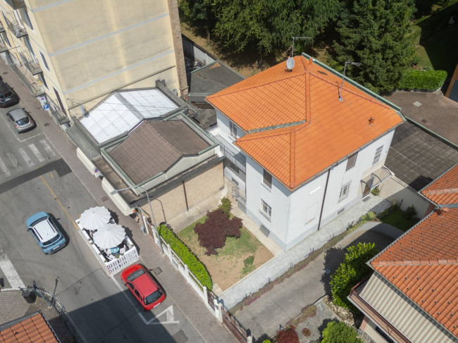 Villa bifamiliare in vendita