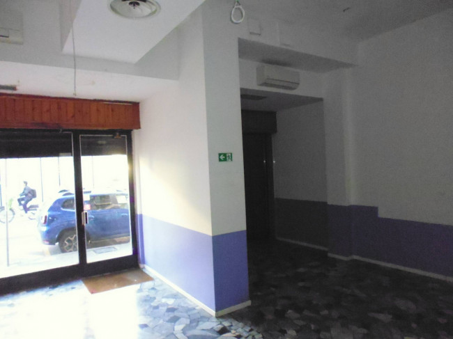 Locale commerciale in affitto