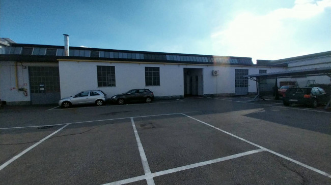 Capannone in affitto