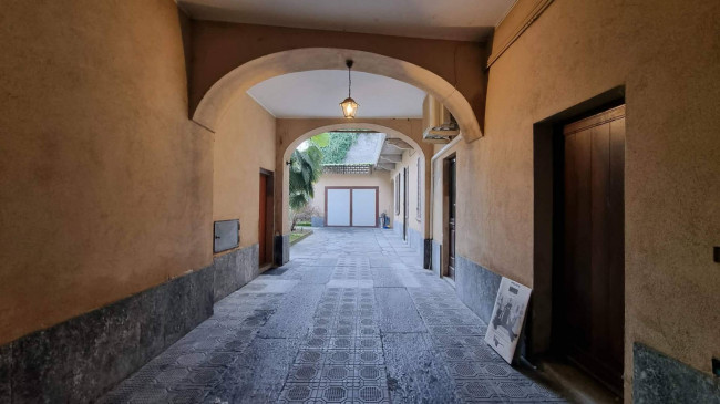 Intero Stabile in vendita