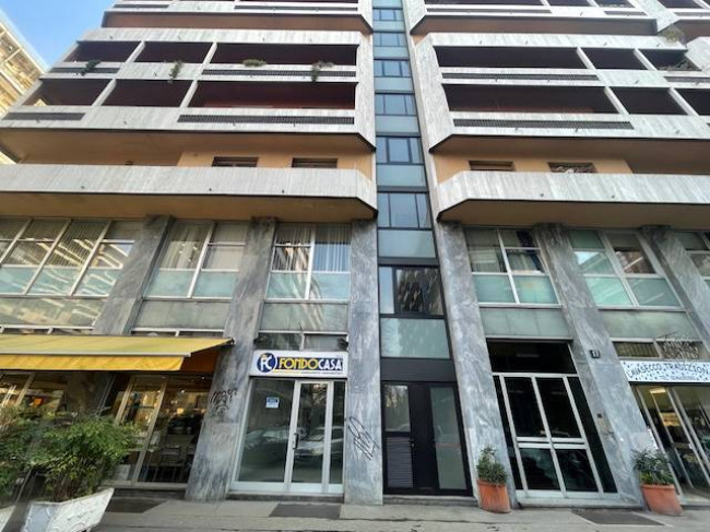 Locale commerciale in vendita