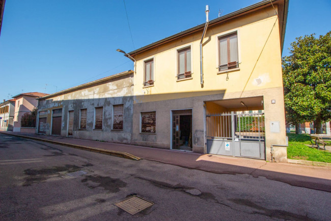 Locale commerciale in vendita