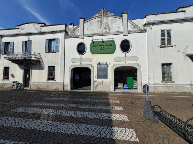 Locale commerciale in vendita