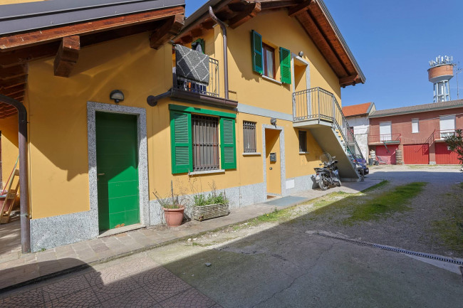 Appartamento in corte in vendita