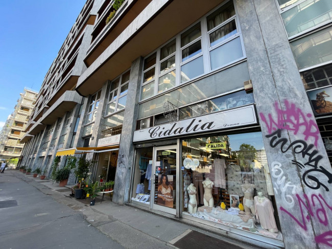 Locale commerciale in vendita