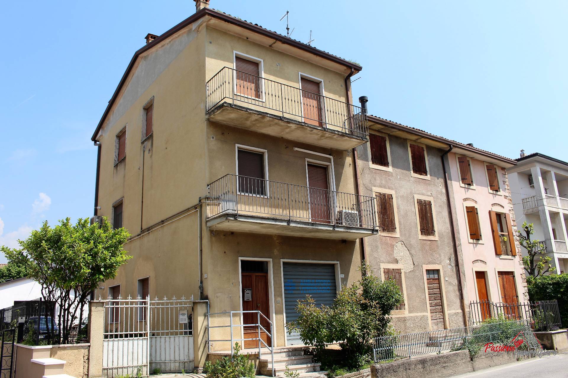 Villa GREZZANA vendita  Centro  Passione Immobiliare