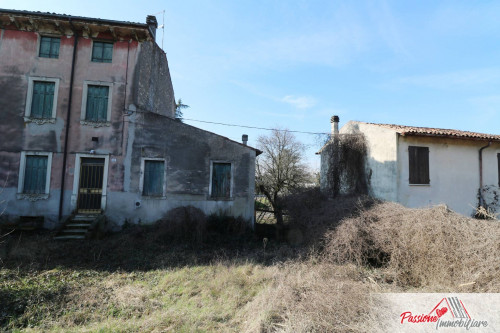 Rustico in vendita a Parona, Verona (VR)