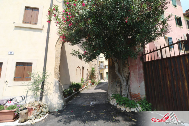 Rustico in vendita a Verona