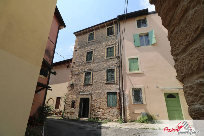 Rustico in vendita a Verona