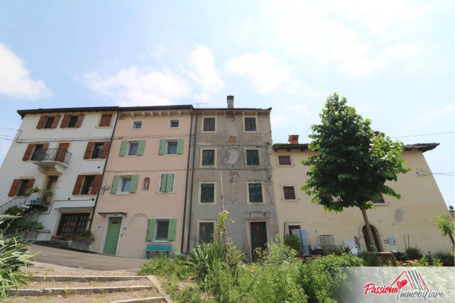 Rustico in vendita a Verona