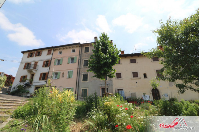 Rustico in vendita a Verona