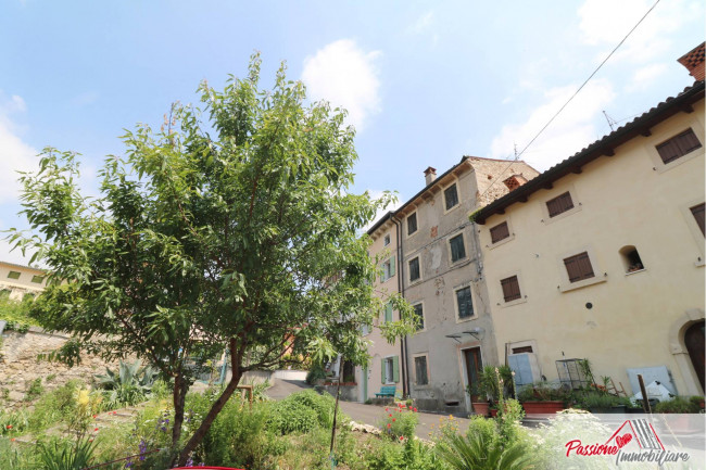 Rustico in vendita a Verona
