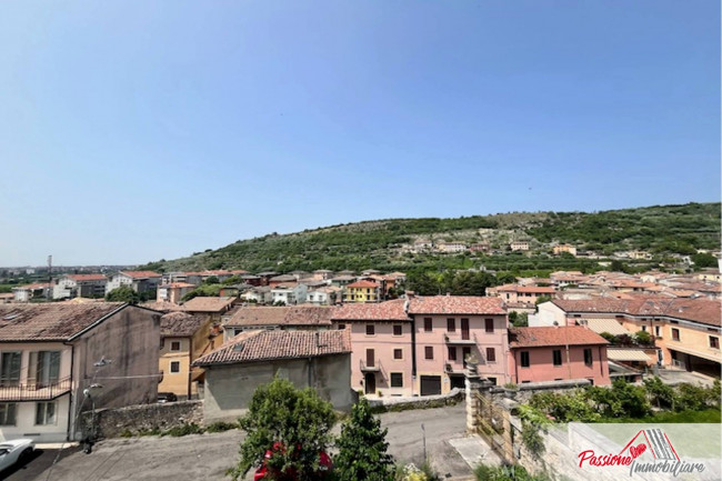 Rustico in vendita a Verona